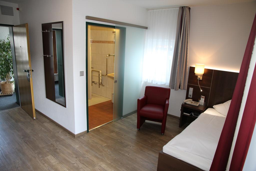 Ringhotel Gasthof Hasen Herrenberg Buitenkant foto